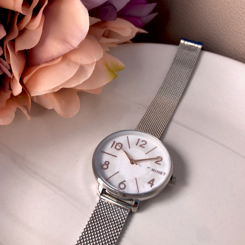 MINET Stříbrné dámské hodinky PRAGUE Silver Flower Mesh s čísly MWL5203