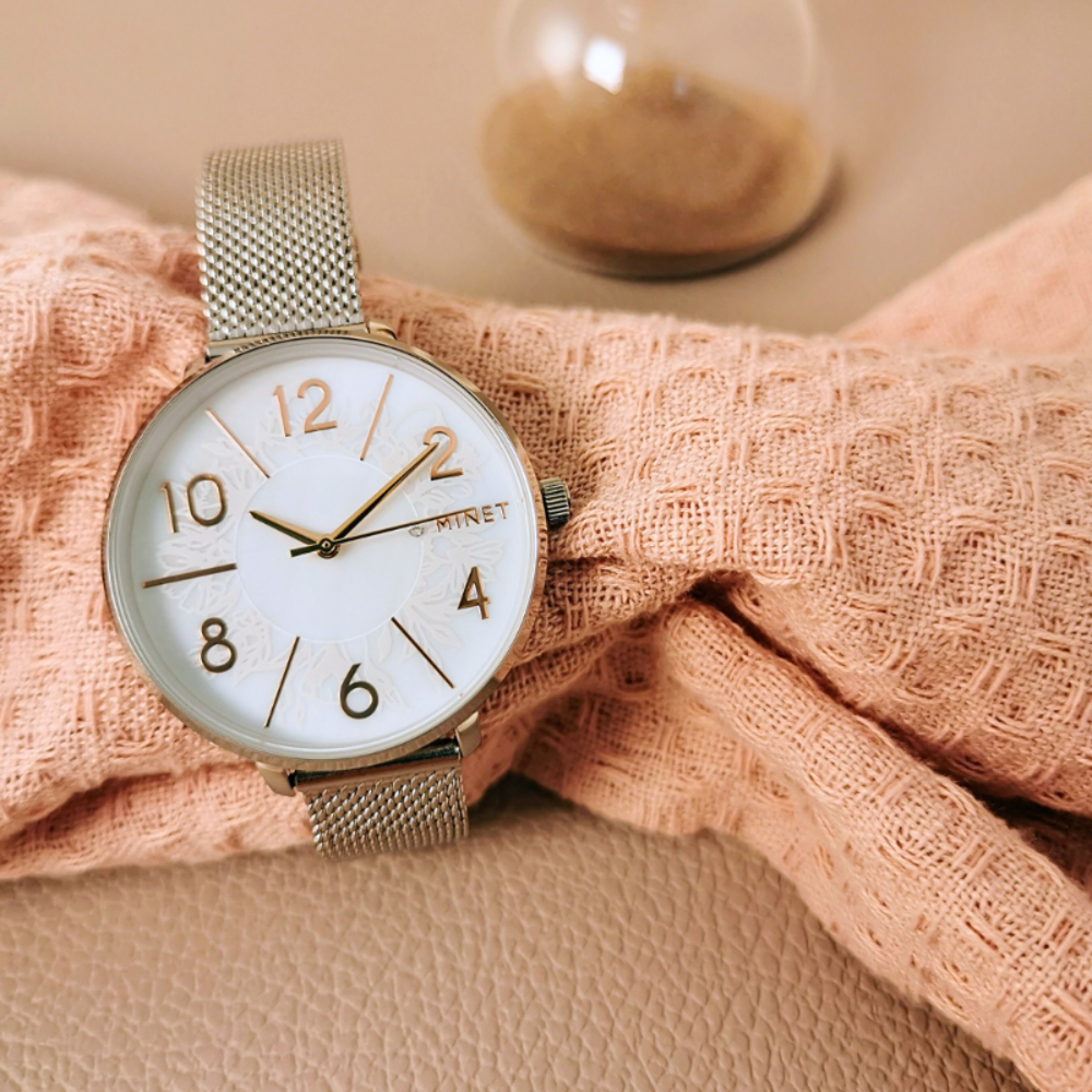 MINET Stříbrné dámské hodinky PRAGUE Silver Flower Mesh s čísly MWL5203