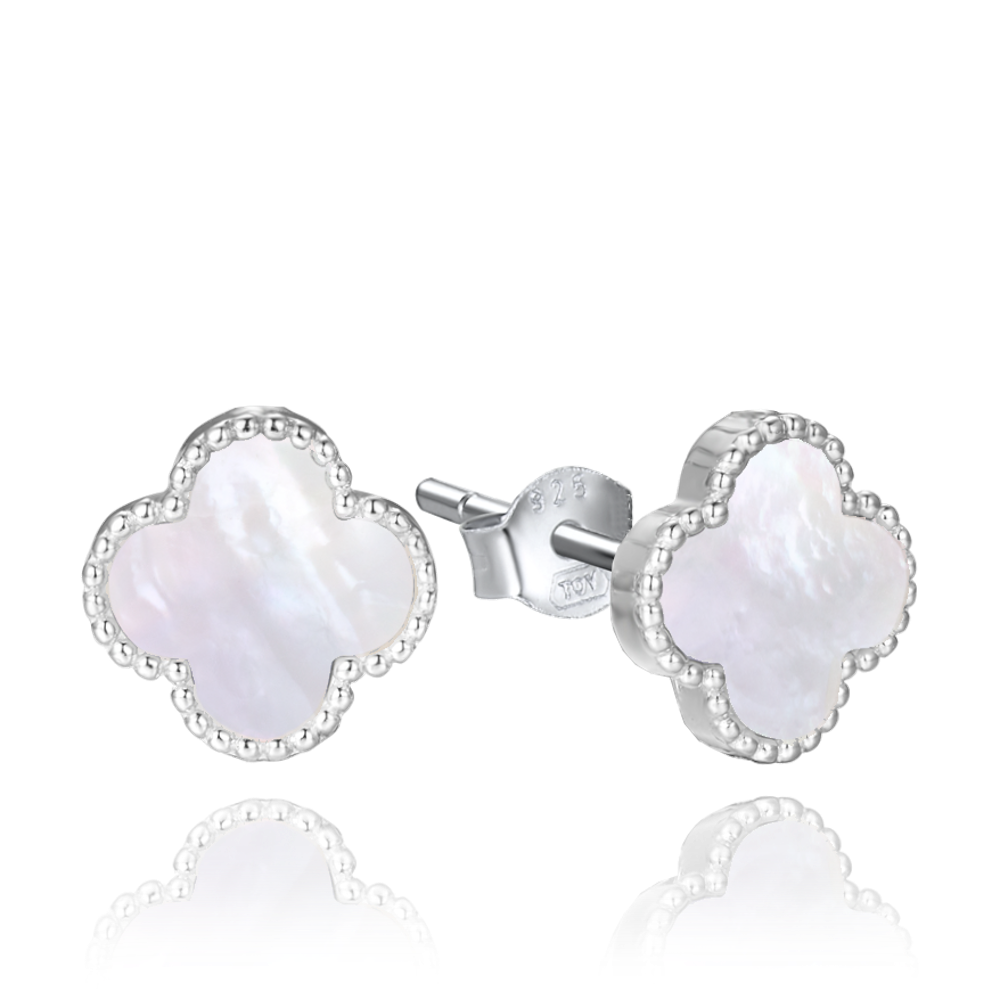 MINET Stříbrné náušnice čtyřlístky s bílou perletí JMAS7043WE01