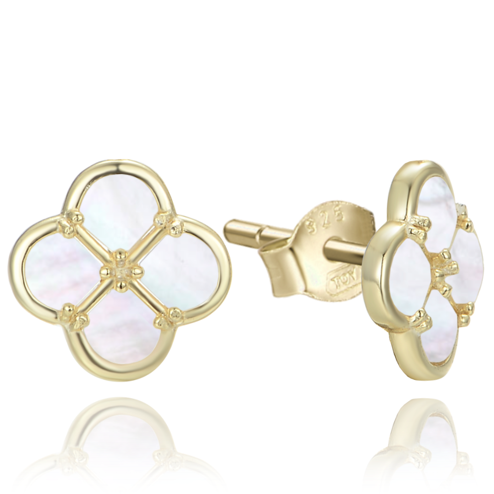 MINET Pozlacené stříbrné náušnice čtyřlístky s bílou perletí