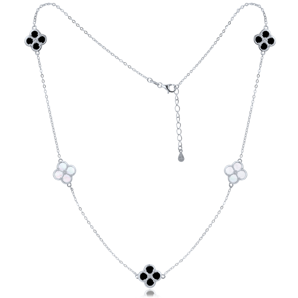 MINET Stříbrný náhrdelník čtyřlístky s bílou a černou perletí