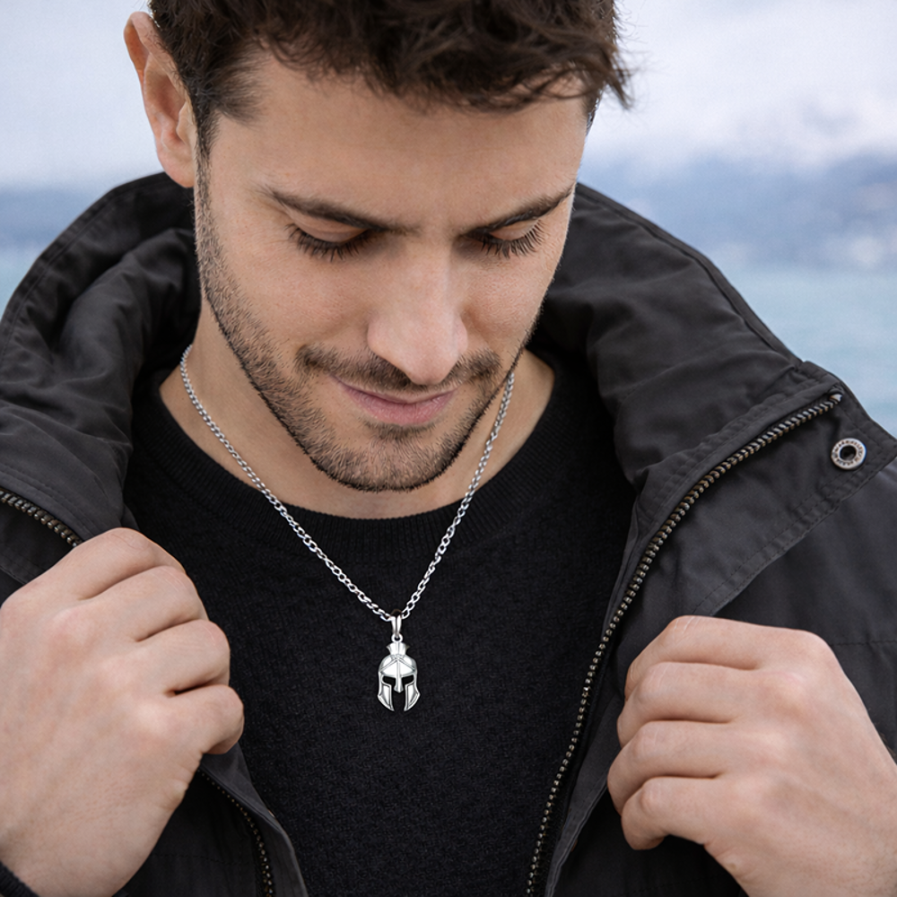 LAVVU Pánský stříbrný náhrdelník spartan helma